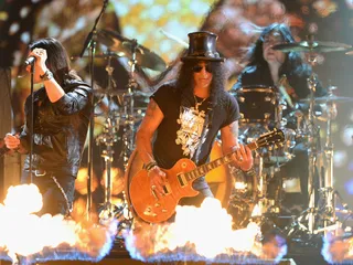 mgid:file:gsp:scenic:/international/mtvema/2014/images/galleries/2014-ema-hightlights/Slash-458712358.jpg