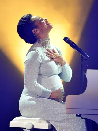 mgid:file:gsp:scenic:/international/mtvema/2014/images/galleries/2014-ema-performers/AliciaKeys-458713364.jpg