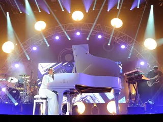 mgid:file:gsp:scenic:/international/mtvema/2014/images/galleries/2014-ema-performers/AliciaKeys--458715782.jpg