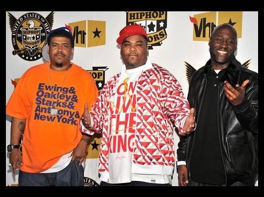 De La Soul - The group certainly looks excited as they get their shine on in casual urban gear.