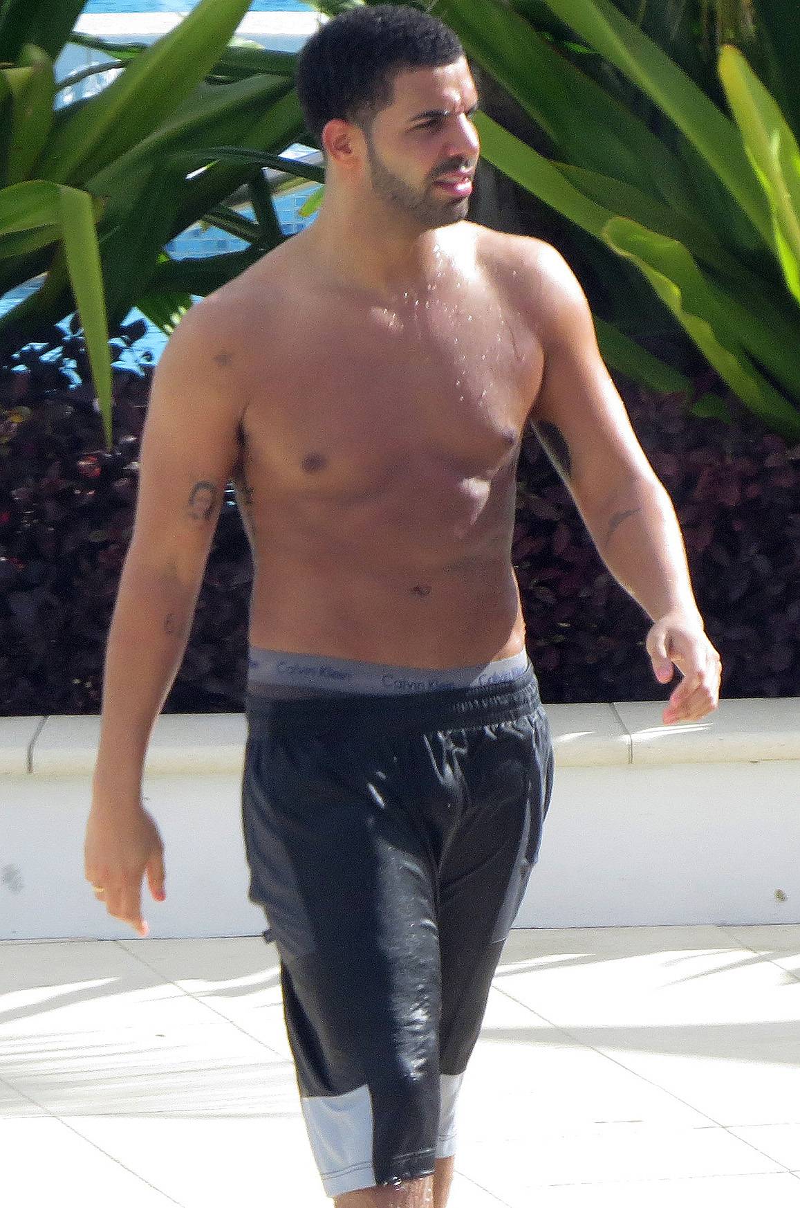 drake without a shirt