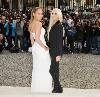Black and White, Just Right - Jennifer Lopez and Donatella Versace werk the cameras outside the Versace show during Paris Fashion Week — Haute Couture Fall/Winter 2014-2015 in Paris. (Photo: Pascal Le Segretain/Getty Images)