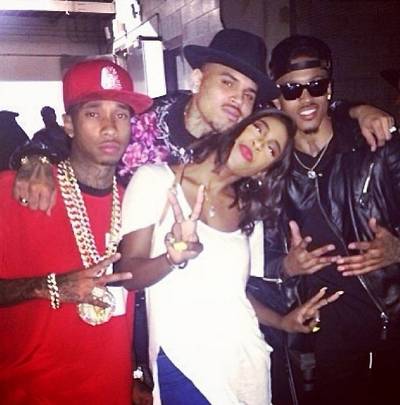 August Alsina @augustalsina - During some downtime backstage at the BET Awards, August Alsina, Chris Brown, Tyga and Sevyn Streeter posed for a flick like one big happy family. In another photo, August thanked Chris personally for being a &quot;real one&quot; and saying that it was an honor as always to work with him.   (Photo: August Alsina via Instagram)