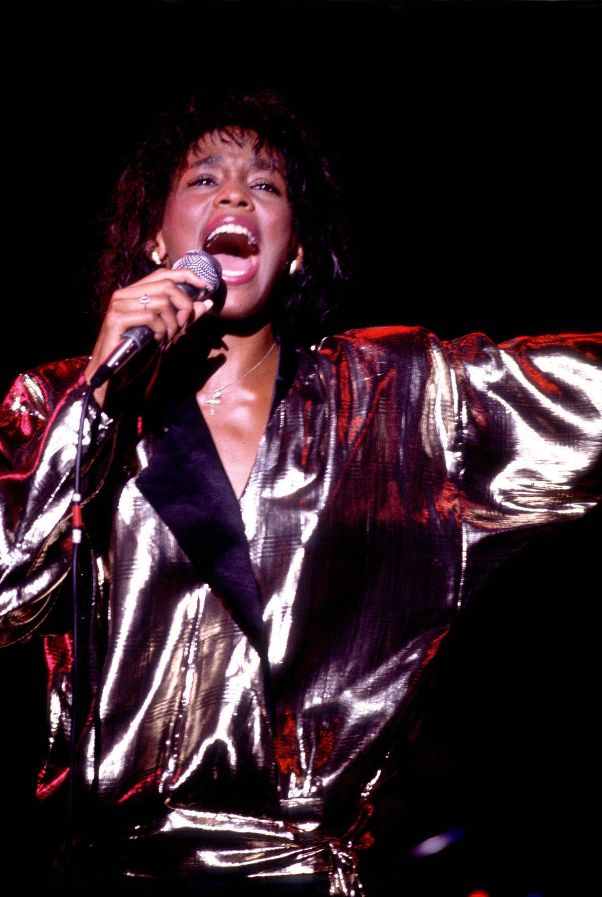 Whitney Houston With Image 2 From Remembering Whitney Houstons Remarkable Career Bet