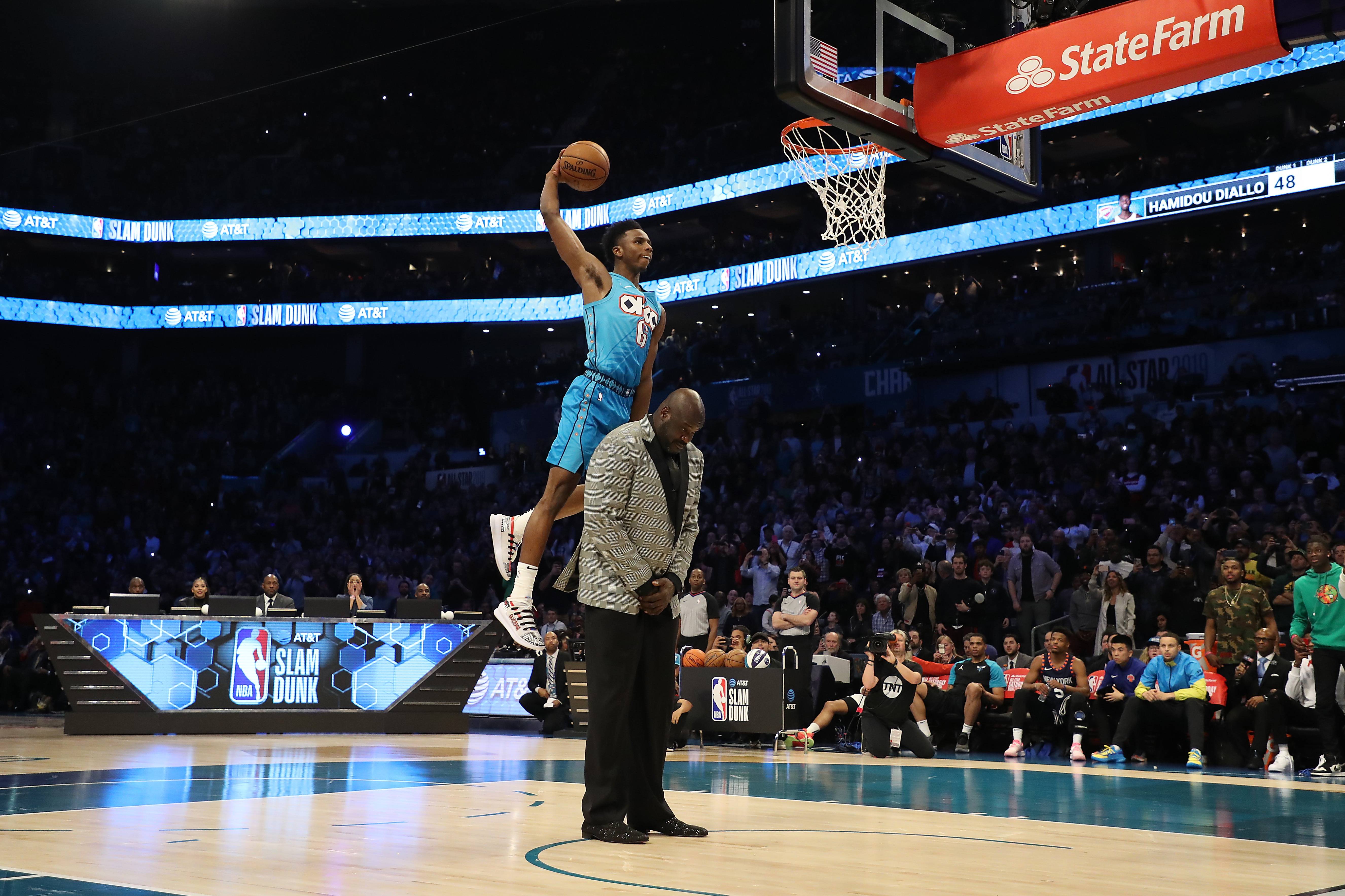 Diallo leaps over Shaq to win NBA slam-dunk contest as Harris