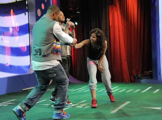 Must See - Victor Cruz and Rocsi Diaz make peace at the conclusion of their battle at 106 &amp; Park, January 26, 2012. (Photo: John Ricard / BET)