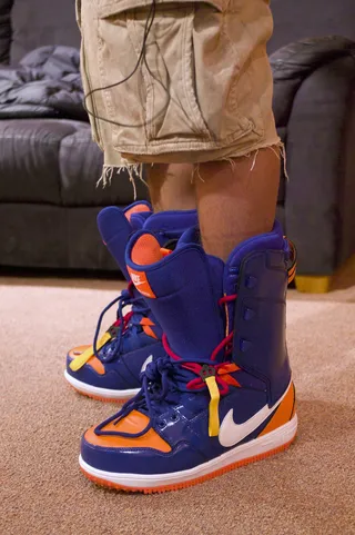 Check Out the Sneaks\r - Bow Wow in the green room at 106 &amp; Park, January 23, 2012. (Photo: John Ricard / BET)
