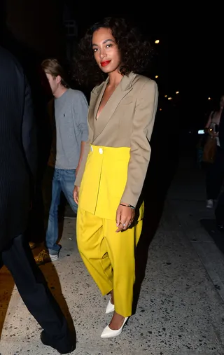 Solo Flow - Solange Knowles is serving face and style as she arrives at a Kiehl's cosmetics and supply store event where she played both host and DJ in New York City.(Photo: Ordonez/INFphoto.com)