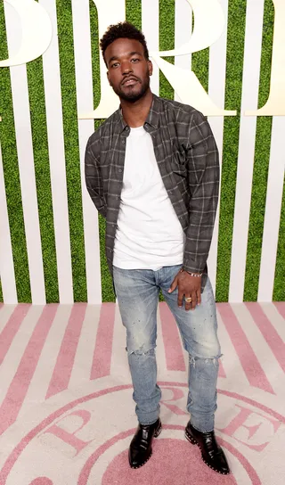 Too Cool - Singer Luke James goes for a very cool and relaxed look as he attends the 2015 BET Awards Debra Lee Pre-Dinner in Los Angeles. (Photo: Jason Kempin/BET/Getty Images for BET)