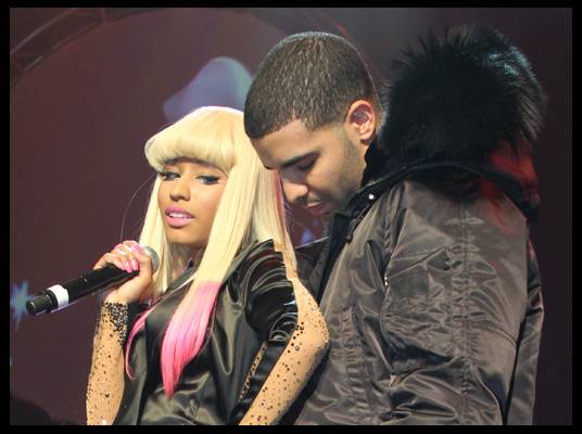 pictures of nicki minaj and drake kissing