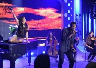 I'm Yours - Luke James is joined by Rocsi Diaz as he performs "I Want You" at 106 &amp; Park, August 7, 2012. (Photo: John Ricard / BET)