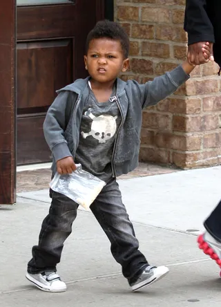 Naviyd Ely Raymond - Mean mugging at paparazzi never looked so adorable. Usher and Tameka Foster's 3-year-old boy has so much swag.&nbsp;  (Photo: Brian Flannery/FlynetPictures.com)