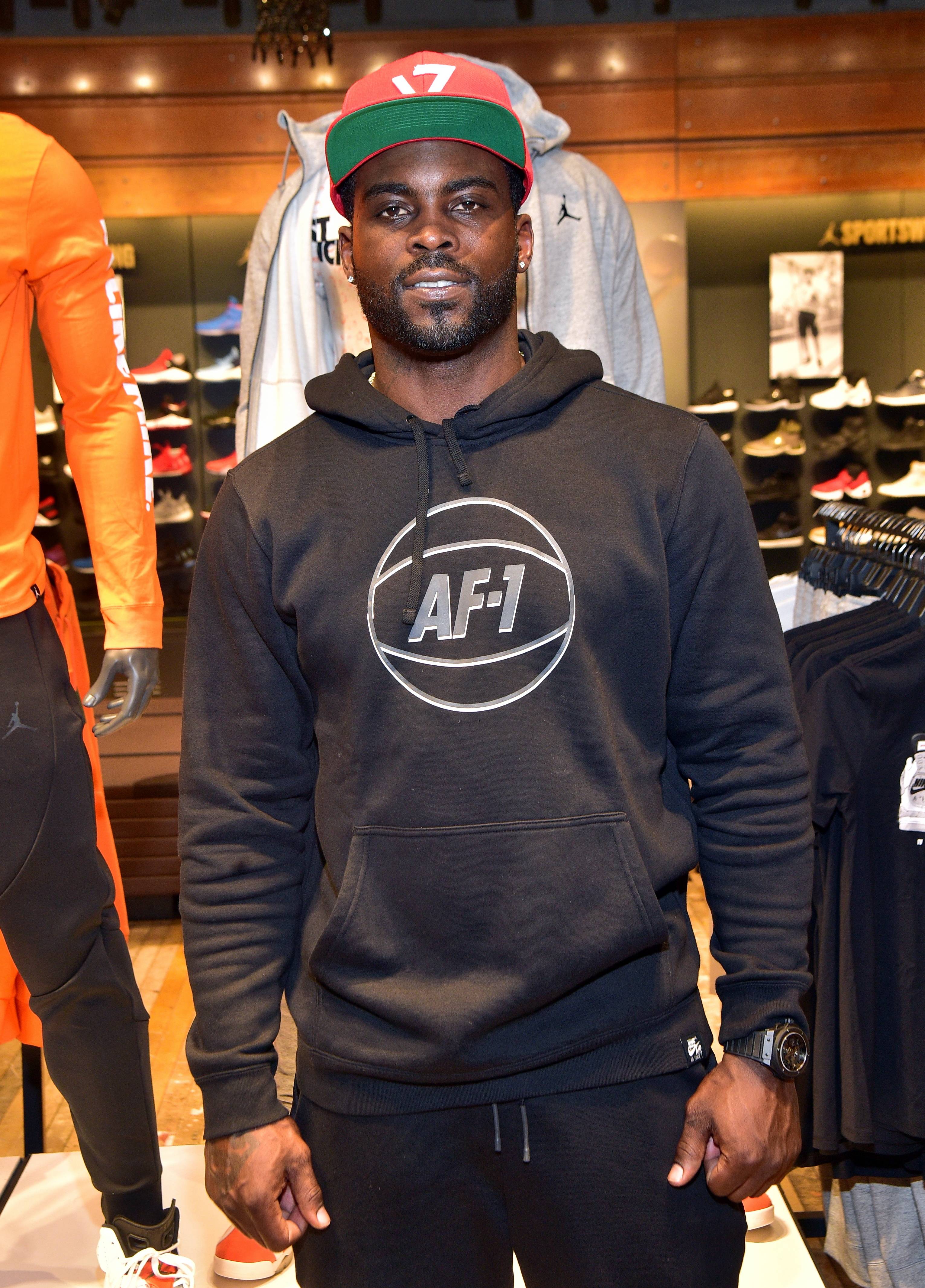 Petitions demand Michael Vick be removed as Pro Bowl captain - The  Washington Post