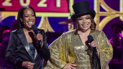 Tichina Arnold (l) and Tisha Campbell (r) perform onstage during the 2021 Soul Train Awards presented by BET at The Apollo Theater on November 20, 2021 in New York City. 