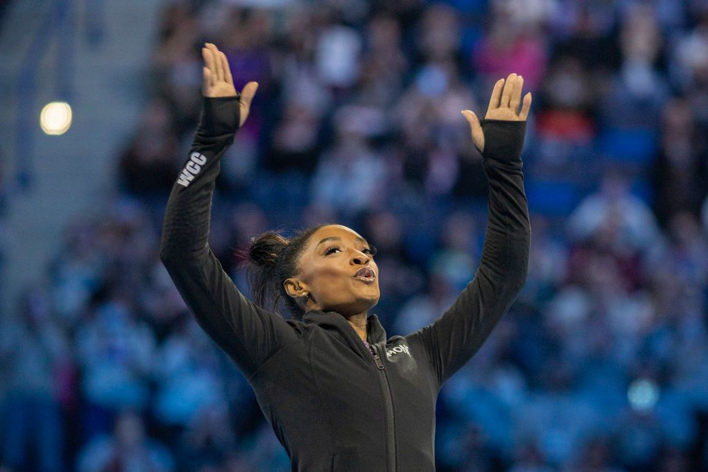 Simone Biles Defends Husband Jonathan Owens Against Ongoing Insults - Vimarsana News