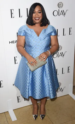 Shonda Rhimes - Shonda did that! The #TGIT Queen oozes femininity at&nbsp;Elle's Annual Women in Television Celebration.&nbsp;Her periwinkle blue printed frock was a classy choice.(Photo: Jason Merritt/Getty Images)