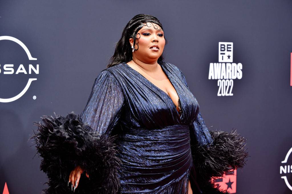 Lizzo Opens Up About Her Relationship And Plans For The Future With Boyfriend Myke Wright! - Vimarsana News