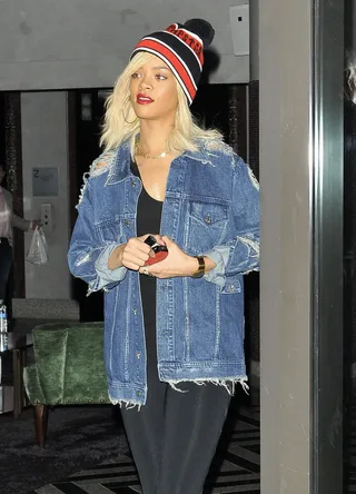 Just Chilling - Rihanna leaves her Manhattan hotel heading to the exclusive Emilio Vitolo's Ballato Restaurant in the East Village. (Photo: Enrique RC, PacificCoastNews.com)
