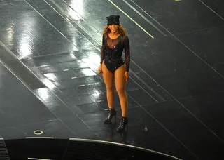 Don't Look Down - Only place for&nbsp;Beyoncé to go is up. Check out Bey smiling at overhead cameras during rehearsal at London's 02 Arena in preparation for her Mrs. Carter World Tour. Can't wait to see first U.S. show at the BET Experience in Los Angeles in June! (Photo: WENN.com)