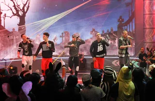 Dark Knight - Recording artists B5 gives a hype performance on 106. (Photo: Bennett Raglin/BET/Getty Images for BET)