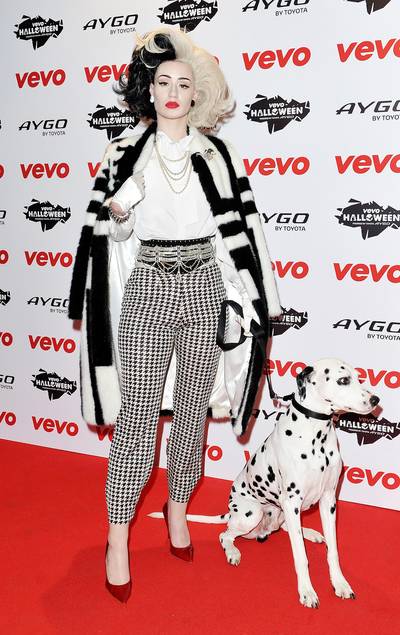 Black and White All Over - Iggy Azalea got in the Halloween spirit dressing up as Cruella De Vil at the VEVO Halloween showcase at The Oval Space in London, England. (Photo: Gareth Cattermole/Getty Images)