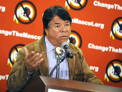 Oneida Nation Requests Meeting With All NFL Owners - The Washington Redskins vs. Oneida Nation continues. The American Indian nation is “disappointed” that the Redskins will continue to use the name, following a meeting with team owner Dan Snyder.&nbsp; Relentless and determined, the Oneida Nation is requesting a meeting with all 32 NFL teams during Super Bowl Week.  (Photo: AP Photo/Louis Lanzano)