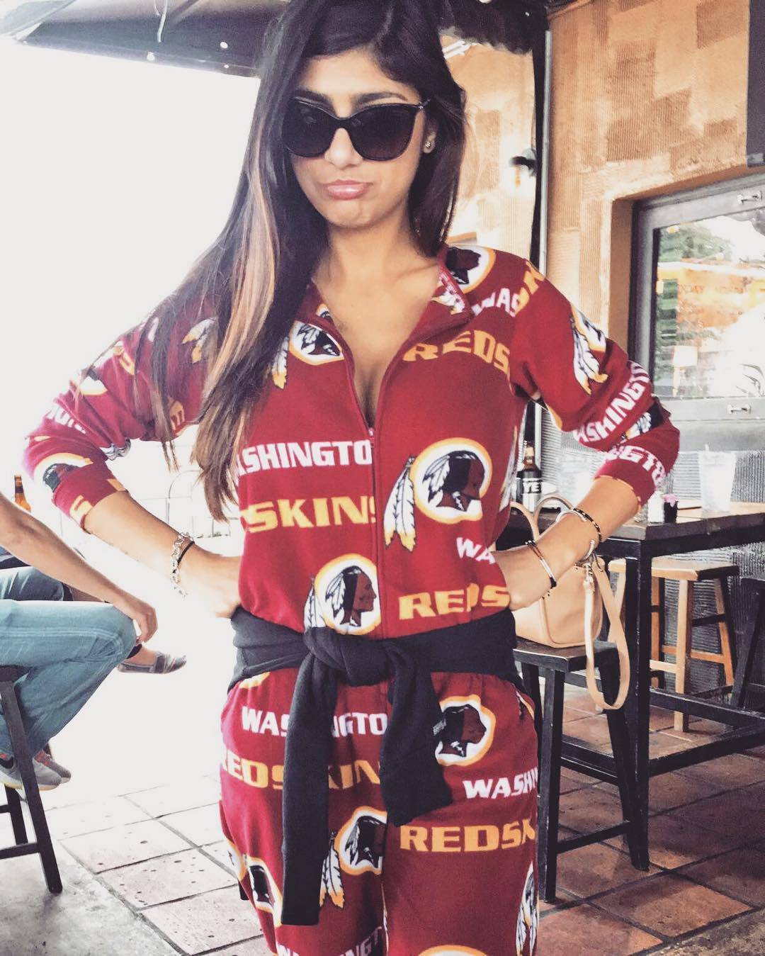 Video Mia Khalifa Redskins 2018 - Porn Star Mia Khalifa Curved Cowboys Fans, but It Backfired in the Most  Epic Way | News | BET