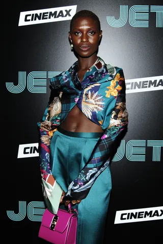 Colorfully&nbsp;Charismatic - Sparking up a conversation while attending the special screening of the movie Jett, Jodie sent fans into a frenzy by flaunting her abs in a colorful&nbsp;Salvatore Ferragamo look, which she accompanied with a bold pink bag.(Photo: Paul Bruinooge/Patrick McMullan via Getty Images) (Photo: Paul Bruinooge/Patrick McMullan via Getty Images)