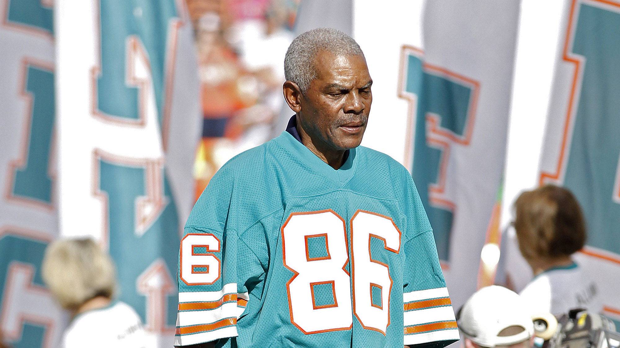 Marlin Briscoe, first Black starting quarterback of Super Bowl era, dies at  76