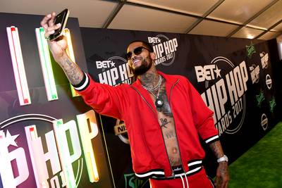 Yes Selfie! Yes, Dave East! - (Photo: Paras Griffin/Getty Images for BET)