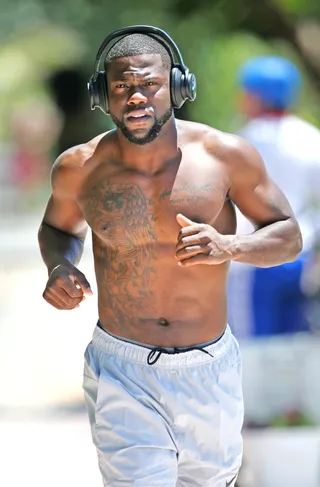 All Hart - Kevin Hart shows off his buff bod as he goes for a shirtless run in Miami. &nbsp;(Photo: Brett Kaffee, Pacific Coast News)