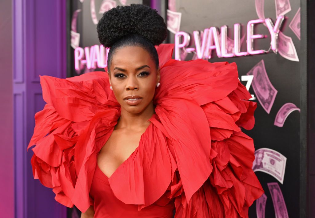 Brandee Evans is bold Image 4 from 2023 NAACP Image Awards The Hottest Looks From