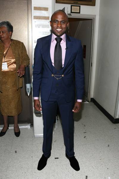 True Blue - In his second look of the night, Wayne Brady shows off an elaborate blue suit and makes sure to kept it dapper.(Photo: Bennett Raglin/BET/Getty Images for BET)