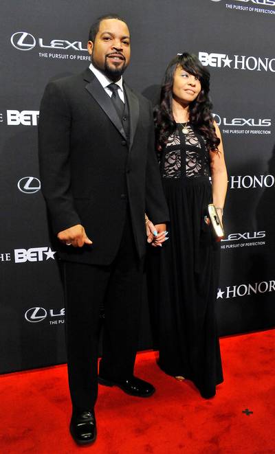 Ice Cold - BET Honors celebrant Ice Cube and his wife, Kimberly Woodruff, bring Cali warmth and million-dollar smiles to this year's red carpet. (Photo: Larry French/BET/Getty Images for BET)