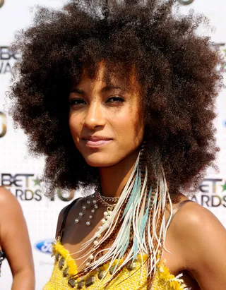 Esperanza Spalding - Representing for the naturals, the jazz star rocked a fierce, voluminous ‘fro in 2011.&nbsp;(Photo: Gregg DeGuire/PictureGroup)