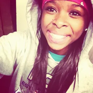 @KiaRena_14 - Follower @KiaRena_14 wears a White hoodie to tribute the life of Trayvon Martin. She writes: &quot;RIP TRAYVON ! ❤ @106andpark #106forTrayvon !&quot;(Photo: Twitter via KiaRena_14)