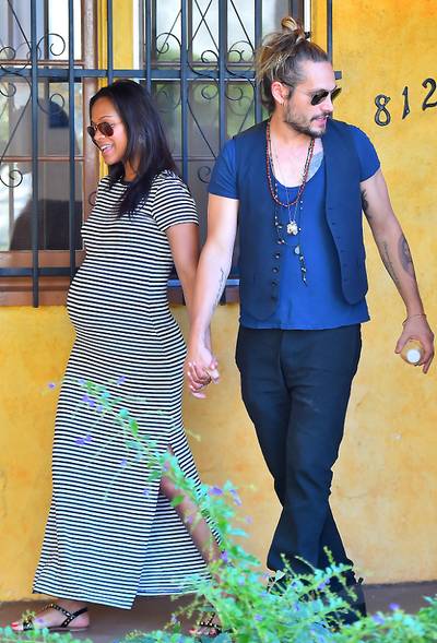 A Home for Baby - Pregnant Zoe Saldana goes house hunting with her husband, Marco Prego, and friends in West Hollywood.(Photo: Fern / Splash News)