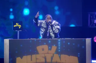 Mustard on an Awards Show - DJ Mustard gets live during his set! Let's see who he brings to the stage to perform his catalog of hits.(Photo: Brad Barket/BET/Getty Images for BET)