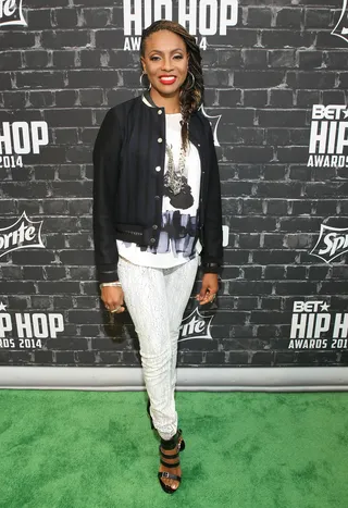 /content/dam/betcom/images/2014/09/Shows/Hip-Hop-Awards/092014-shows-hha-2014-style-red-carpet-fashion-3-MC-Lyte.jpg