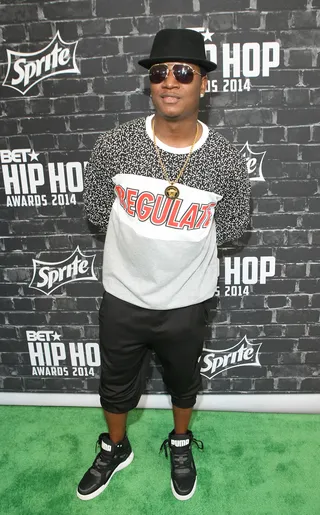 Yung Joc Keeps It Simple - Yung Joc accented his green carpet look with head candy.   (Photo: Bennett Raglin/BET/Getty Images for BET)&nbsp;