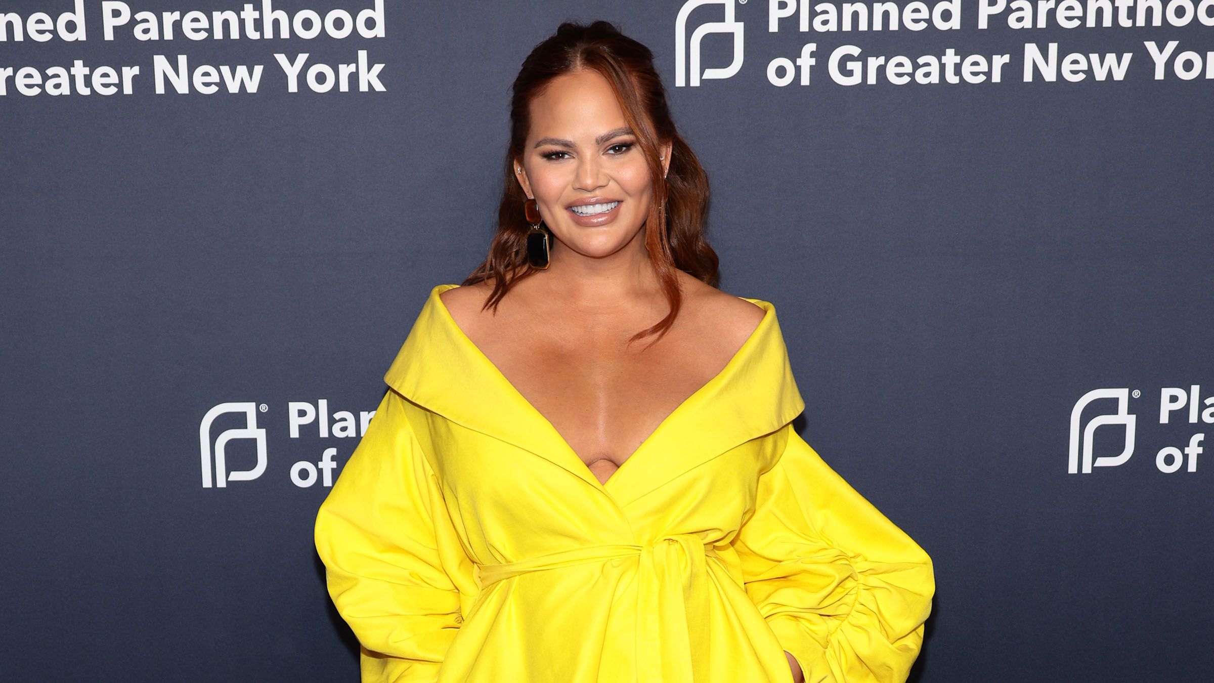 Chrissy Teigen Shares That A DNA Test Mistakenly Convinced Her She Had A Twin Sister - Vimarsana News