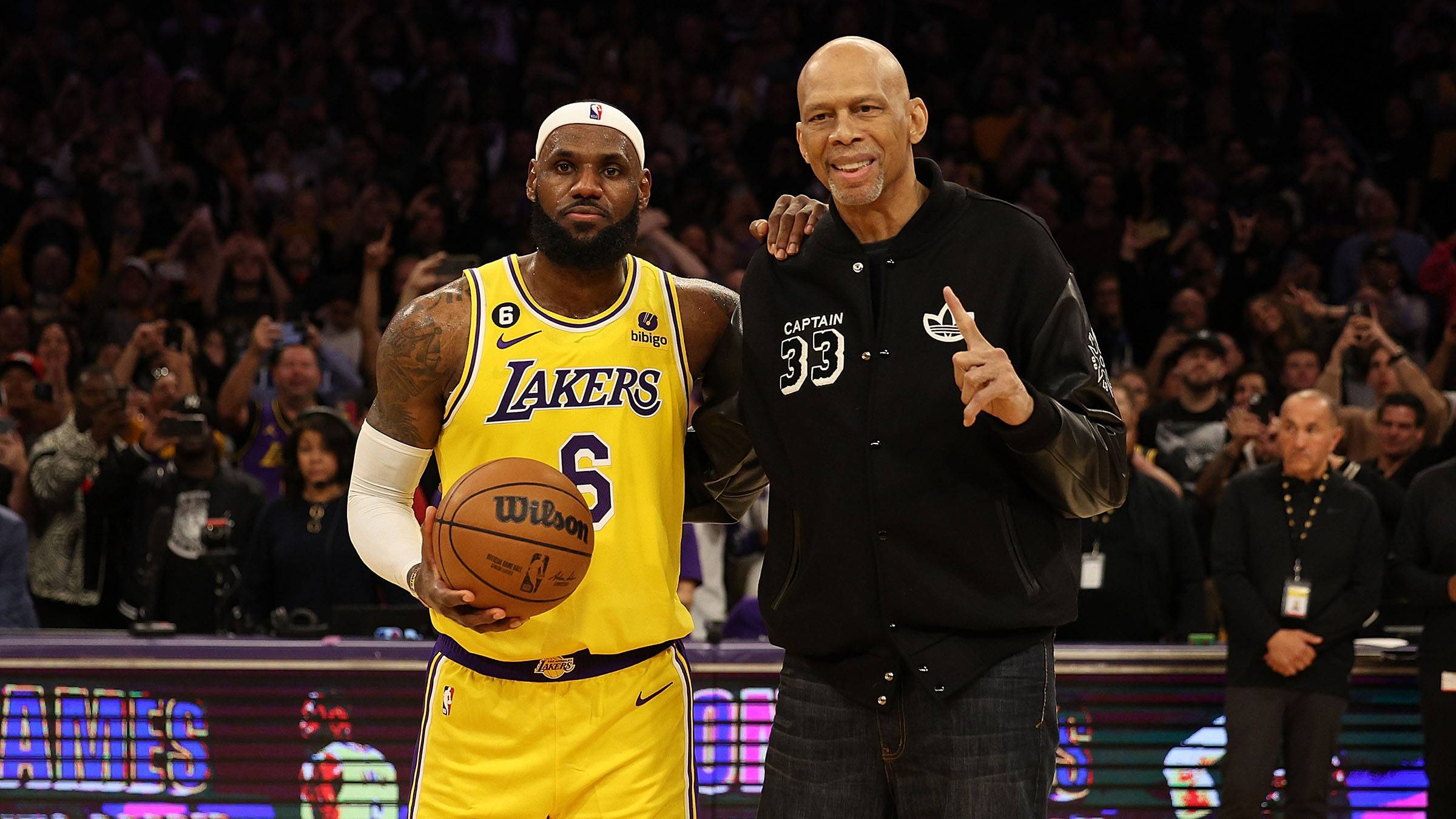 Lakers news: Austin Reaves names LeBron James as greatest NBA player of all  time - Lakers Daily