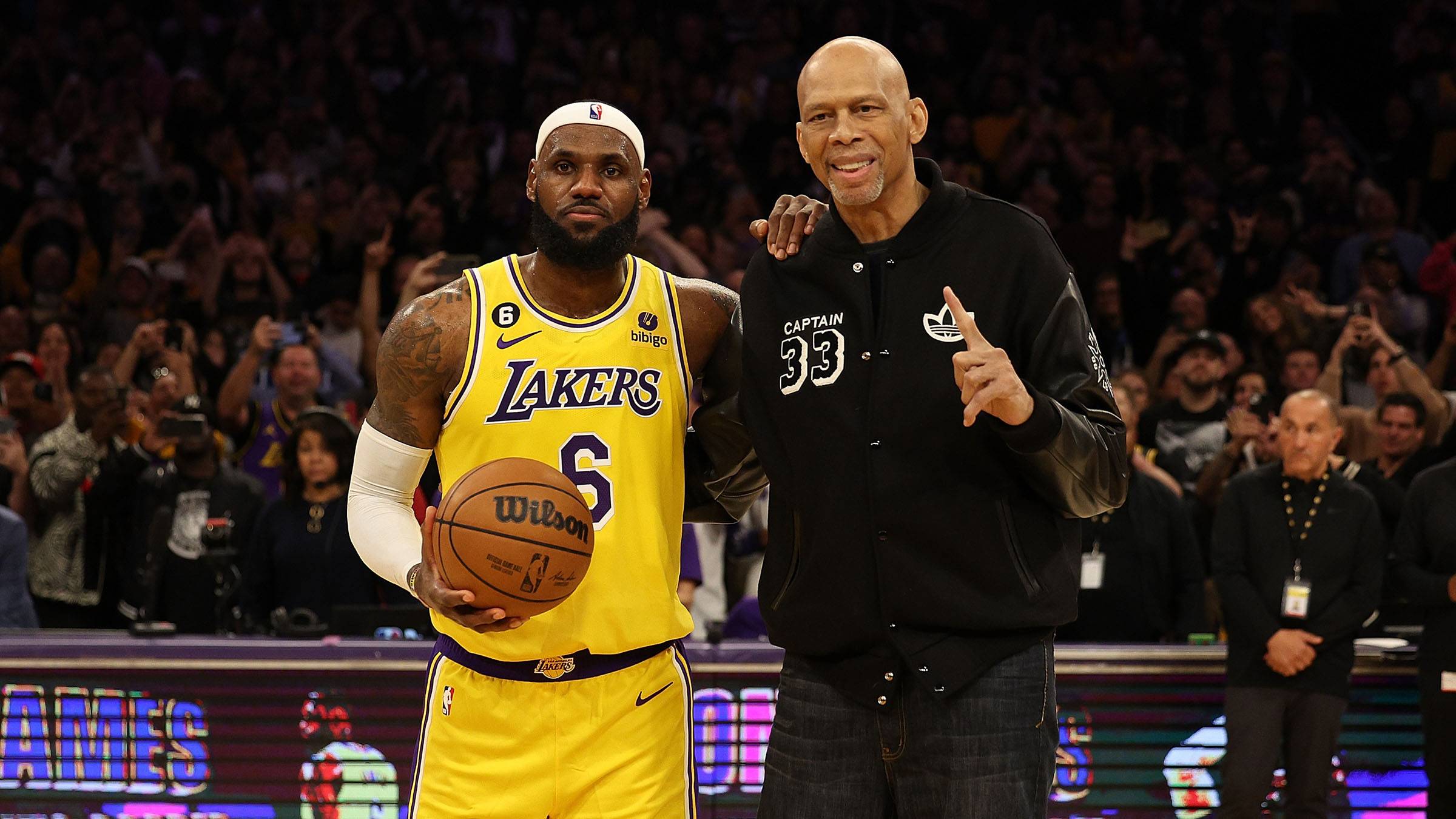 LeBron James Breaks Kareem Abdul-Jabbar's NBA All-Time Scoring