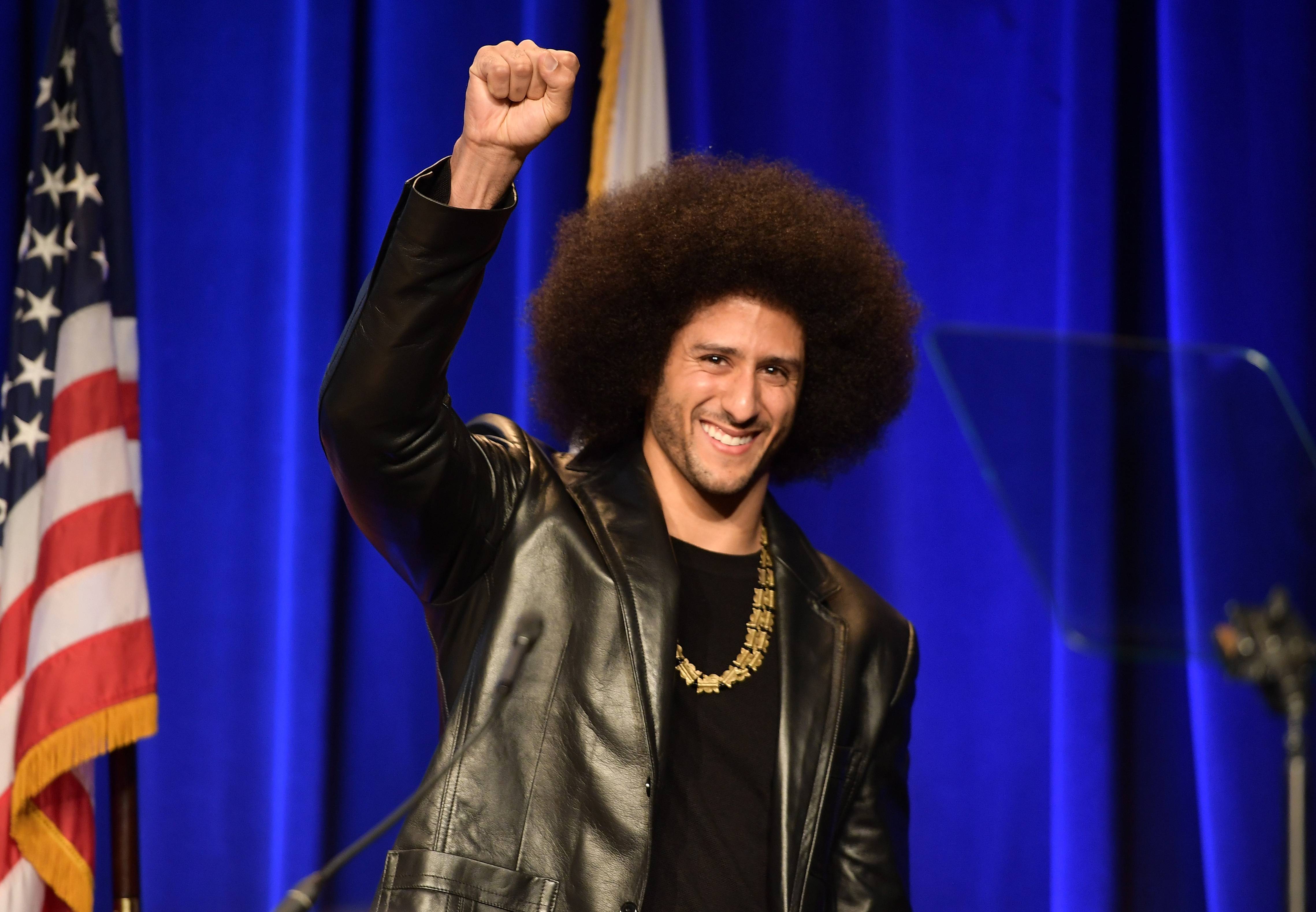 Colin Kaepernick's Message to Chicago Youth: 'Know Your Rights'