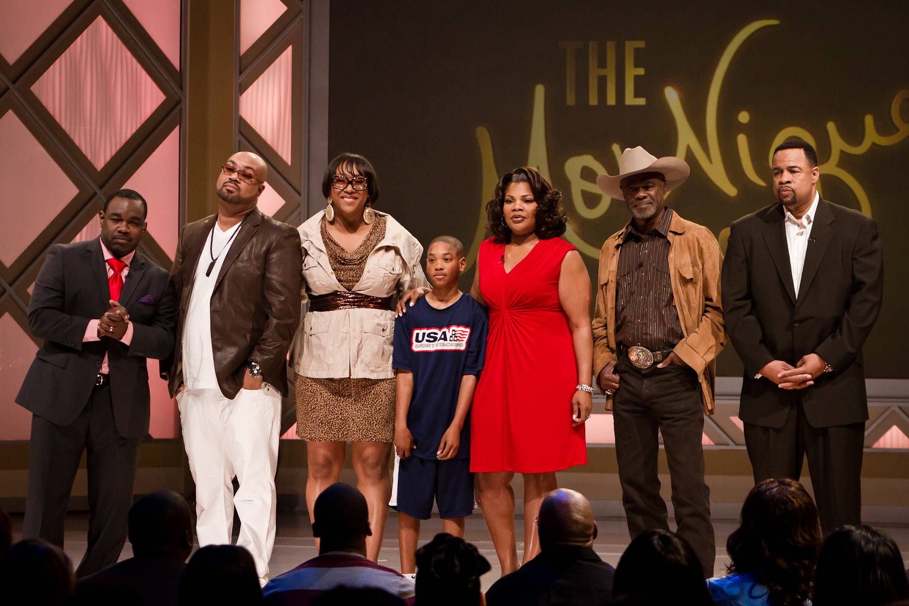 Farewell to Another Great Episode!\r - From left: Rodney Perry, Kindred the Family Soul, Kennard Gardner, Mo'Nique, Glynn Turman and Russ Parr.\r&nbsp;\r&nbsp;\r(Photo: Darnell Williams/BET)