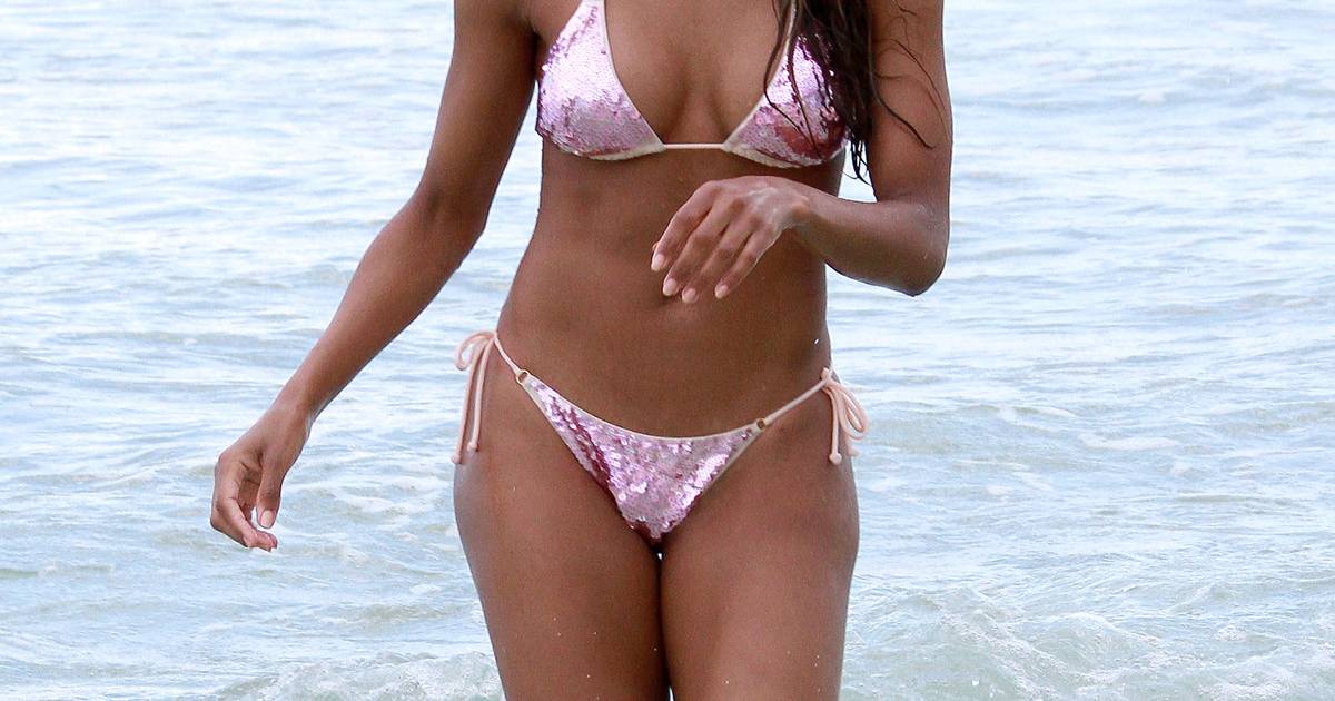12 Celebrity Beach Babes Who Will Convince You To Own A Skintone