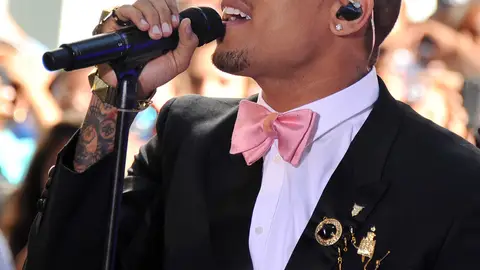 Chris Brown (2011) - Chris Brown loves a bow tie and this one is pink. How chic?(Photo: Stephen Lovekin/Getty Images)