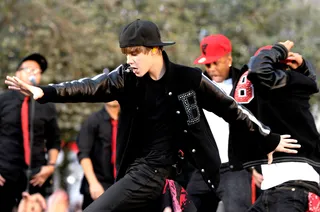 /content/dam/betcom/images/2011/06/Shows/BET-Awards-2011/061311-Shows-Bet-Awards-Justin-Bieber-12.jpg