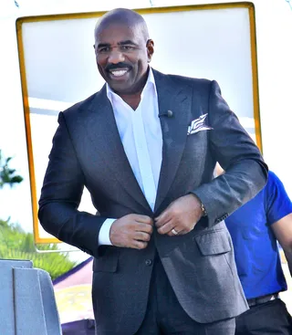 Camera Ready - Steve Harvey&nbsp;prepares for his appearance on Extra! at Universal Studios Hollywood. (Photo: Cathy Gibson, PacificCoastNews)