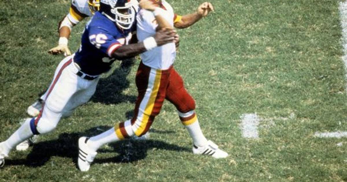Lawrence Taylor: Top 10 career plays